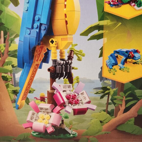 Lego Creator 3in1 Exotic Parrot Macaw Fish Frog Lego Set 253 Pieces CHRISTMAS - Picture 12 of 16